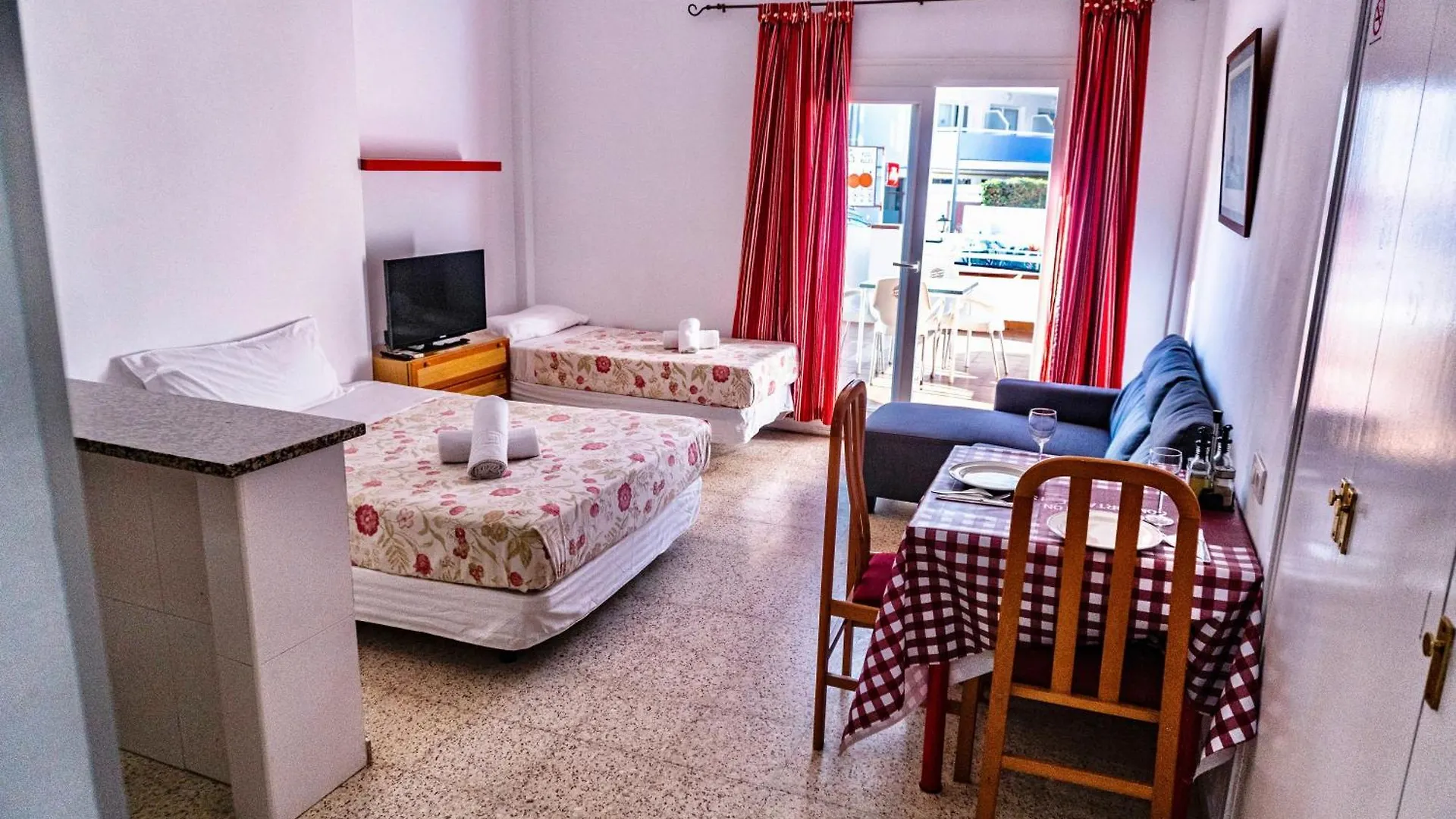 Eva Aparthotel Lloret de Mar 0*,